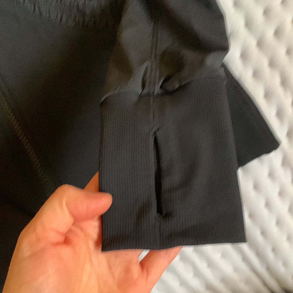 Lululemon Black & Grey Reversible Jacket - Picture 10 of 10